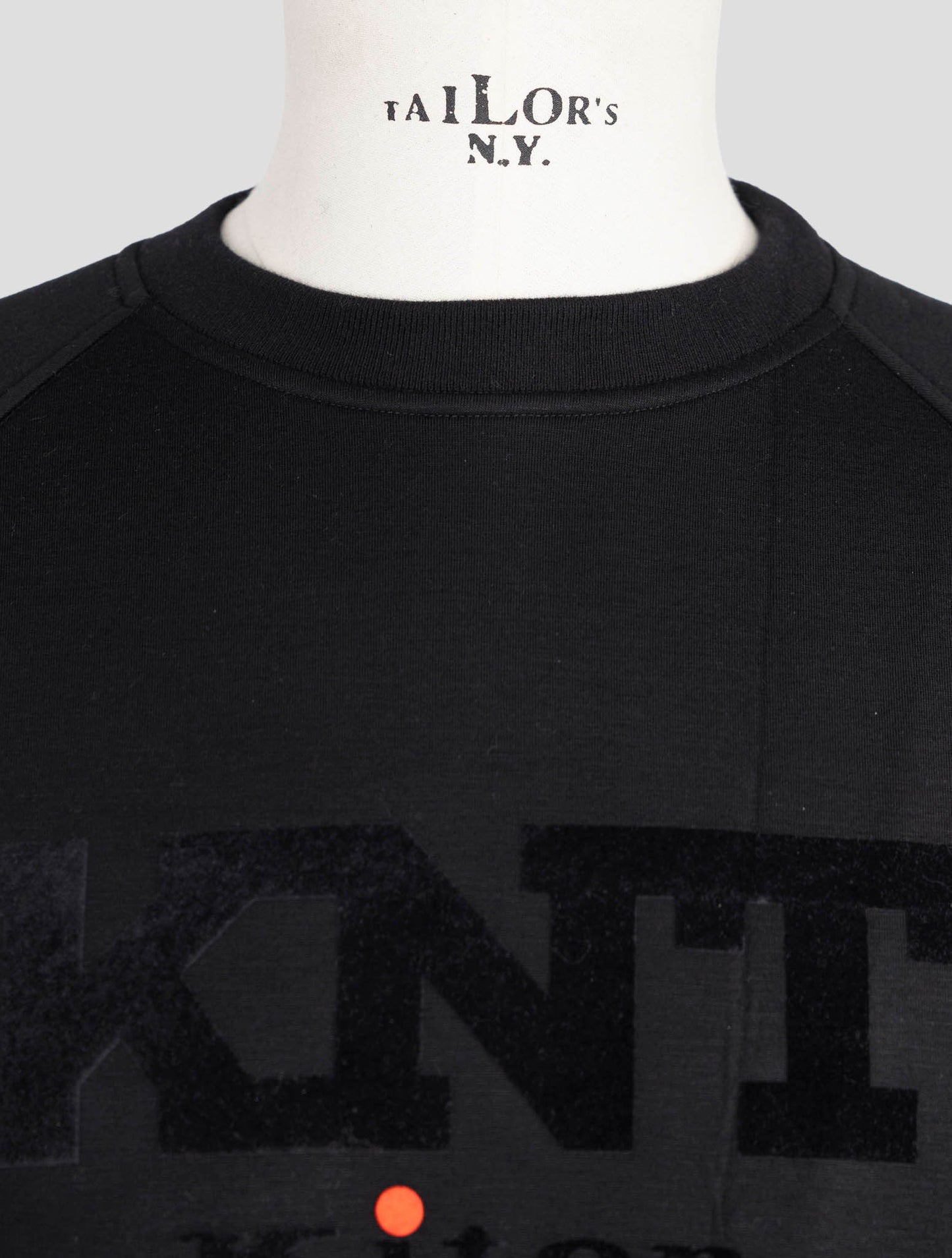 Kiton Knt Black Viscose Ea Sweater Crewneck