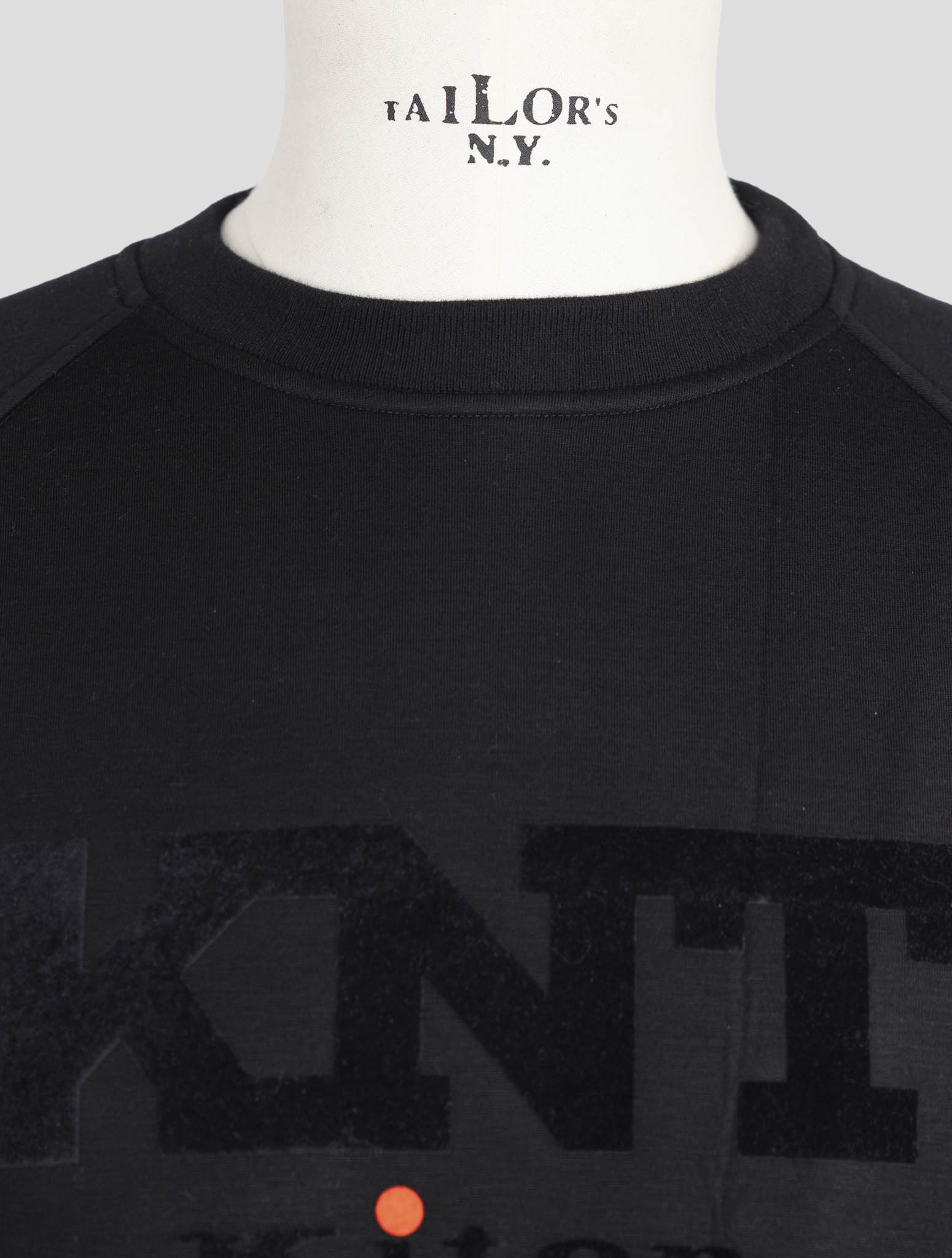 Kiton Knt Black Viscose Ea Sweater Crewneck