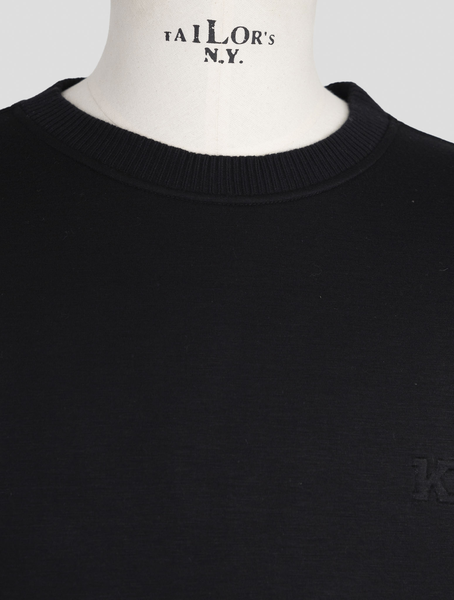Kiton Knt Black Viscose Ea Sweater Crewneck