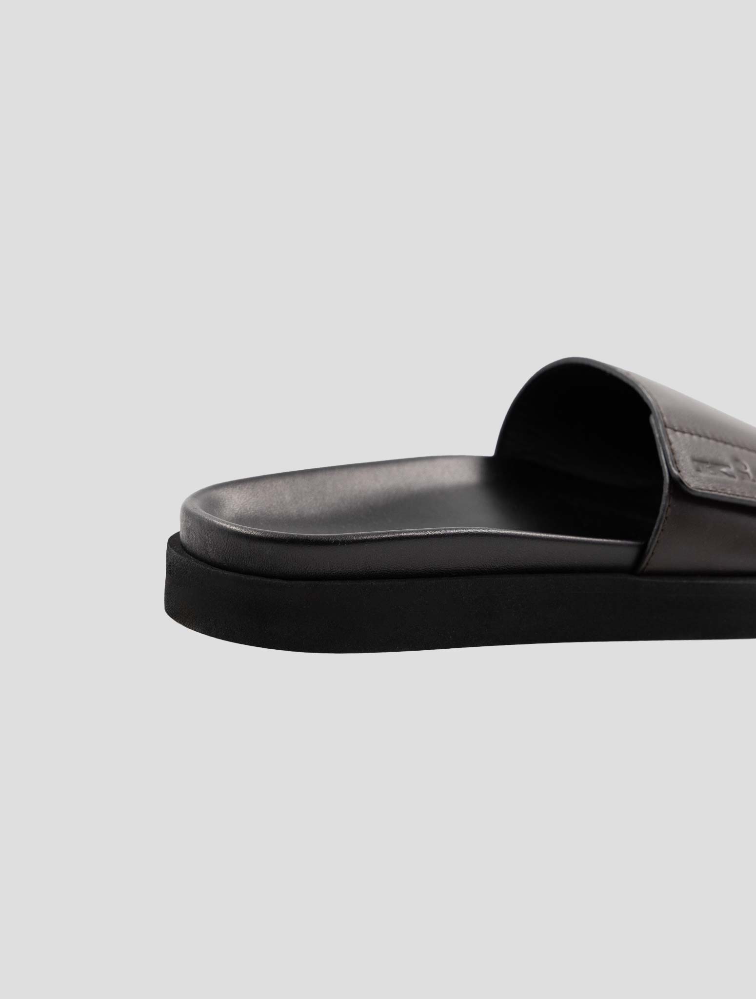 Kiton Brown Black Leather Slippers